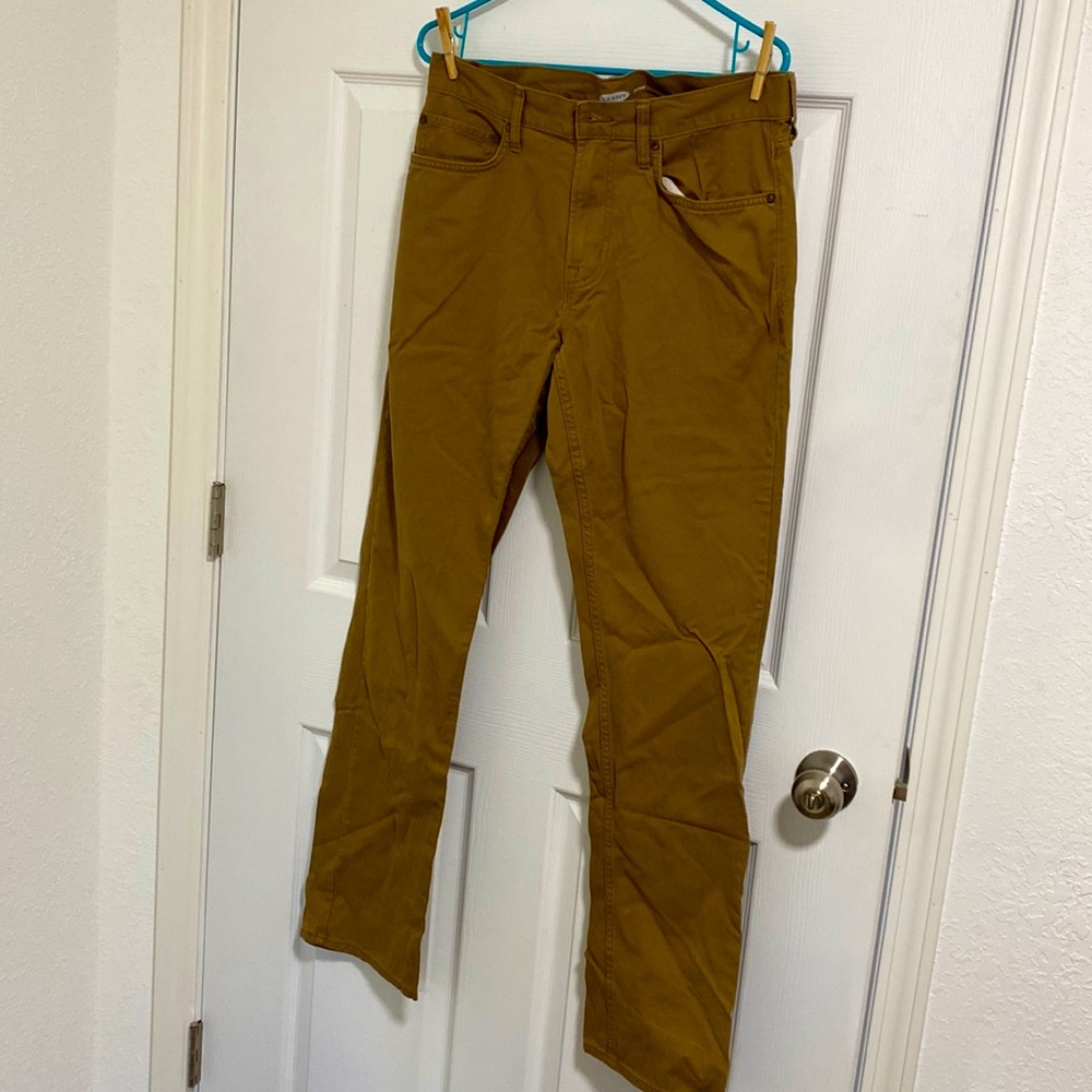 Men’s khaki pants